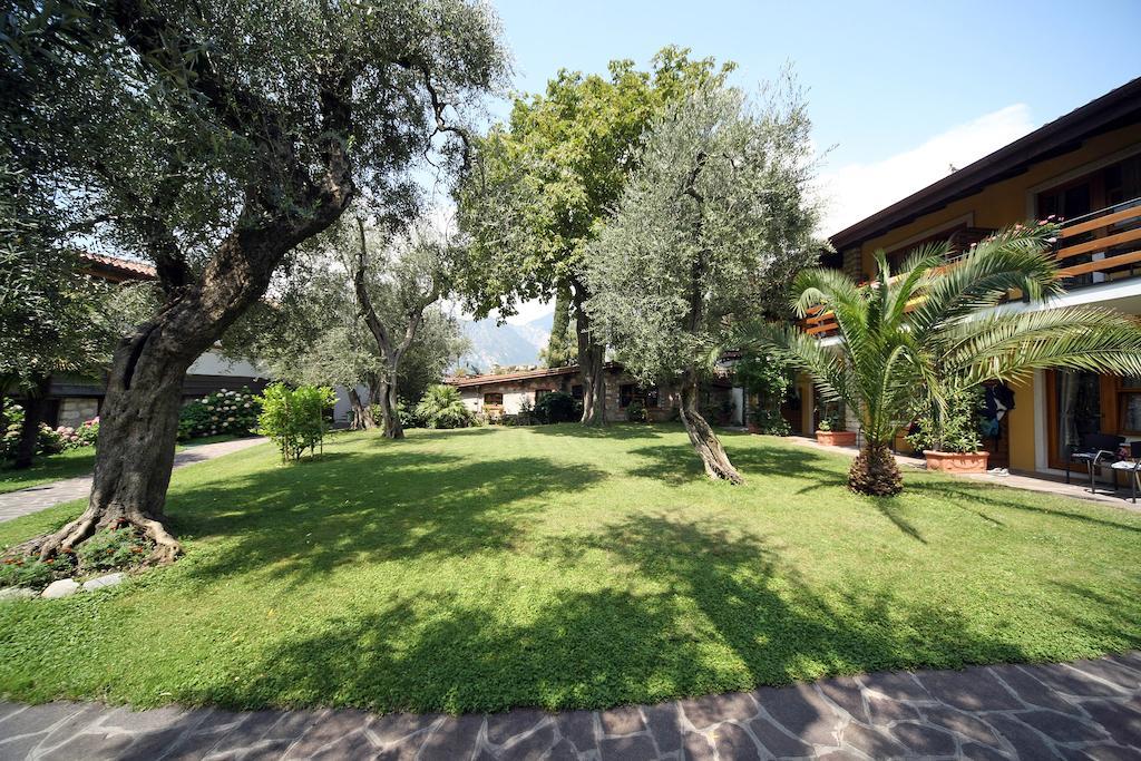 Hotel Sailing Center Malcesine Exterior photo