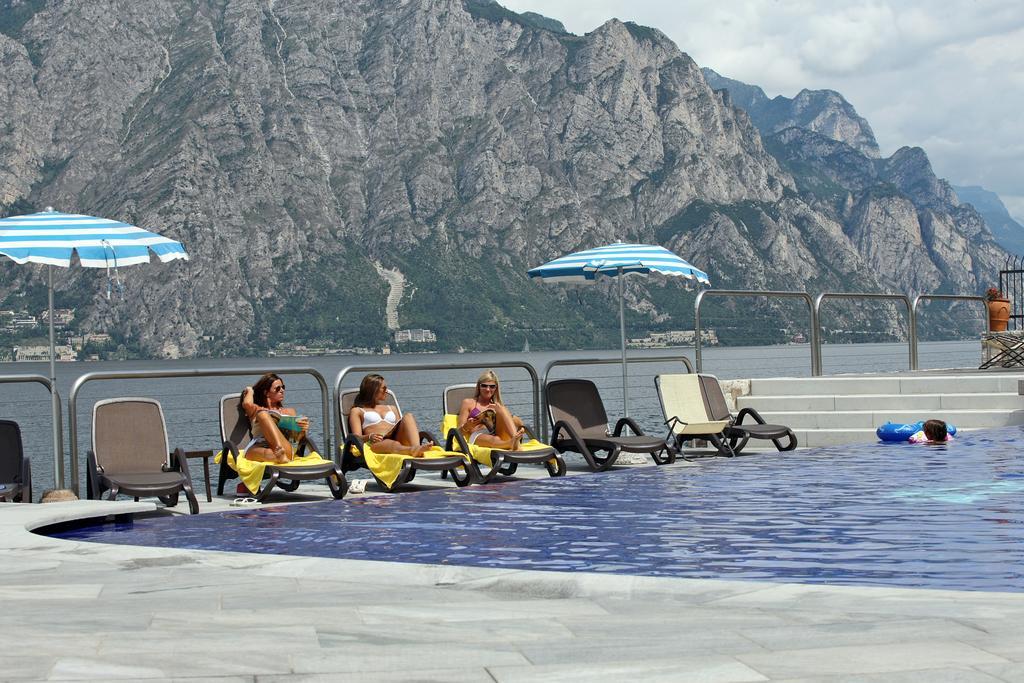 Hotel Sailing Center Malcesine Exterior photo