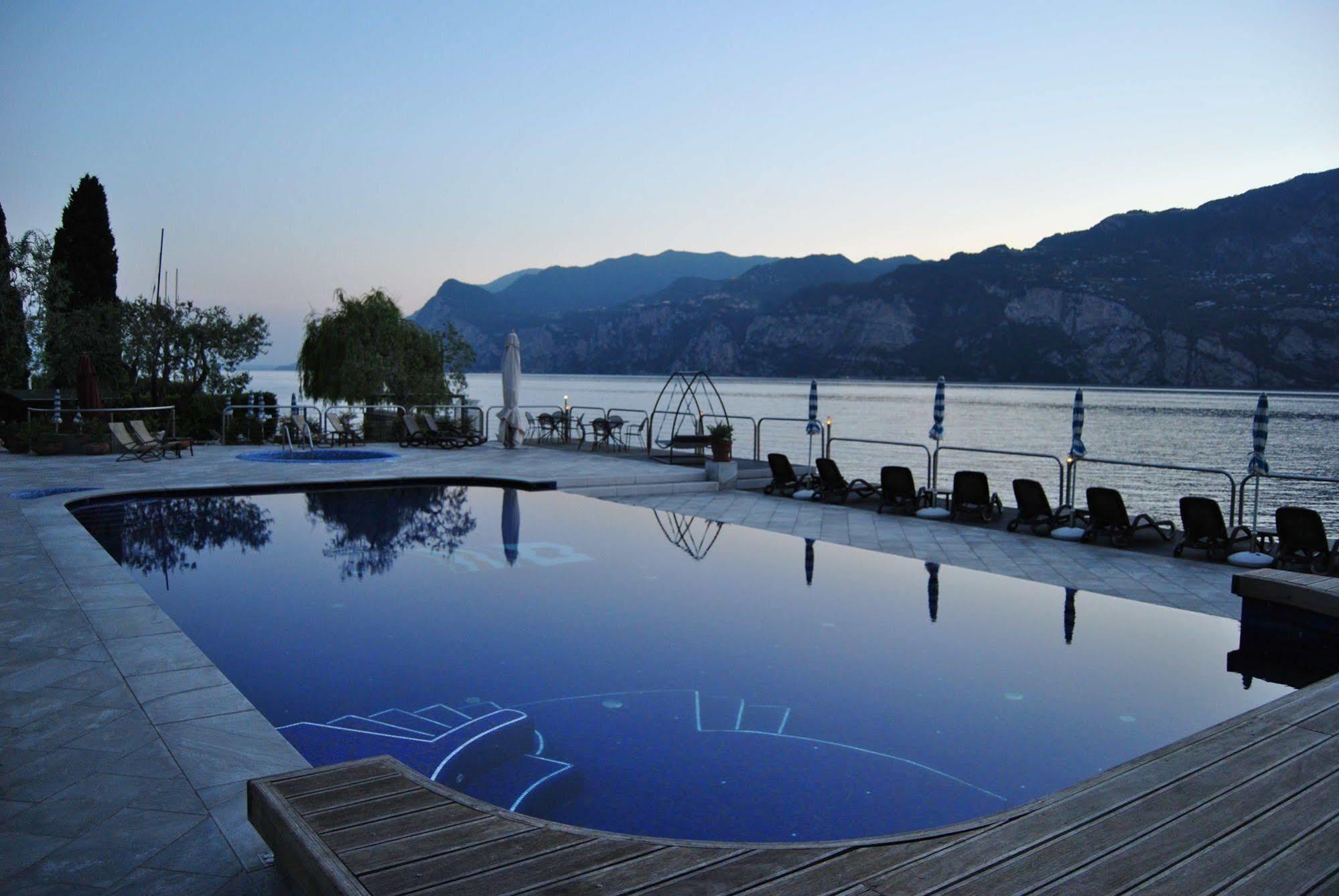 Hotel Sailing Center Malcesine Exterior photo
